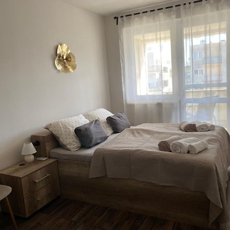 Montana Apartman Miskolc Buitenkant foto