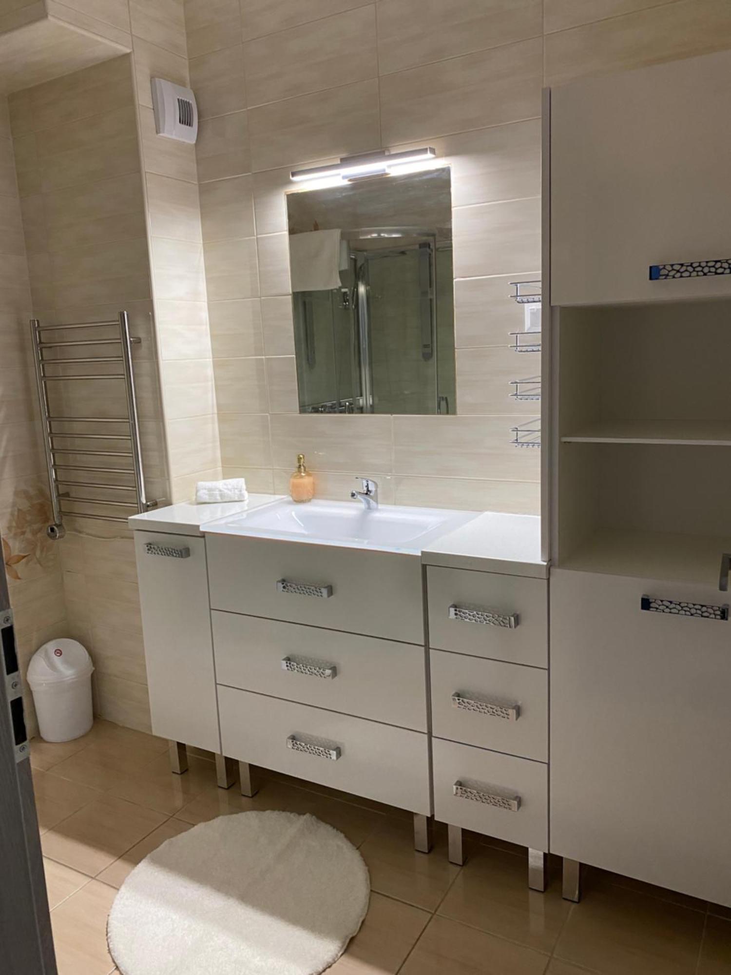 Montana Apartman Miskolc Buitenkant foto
