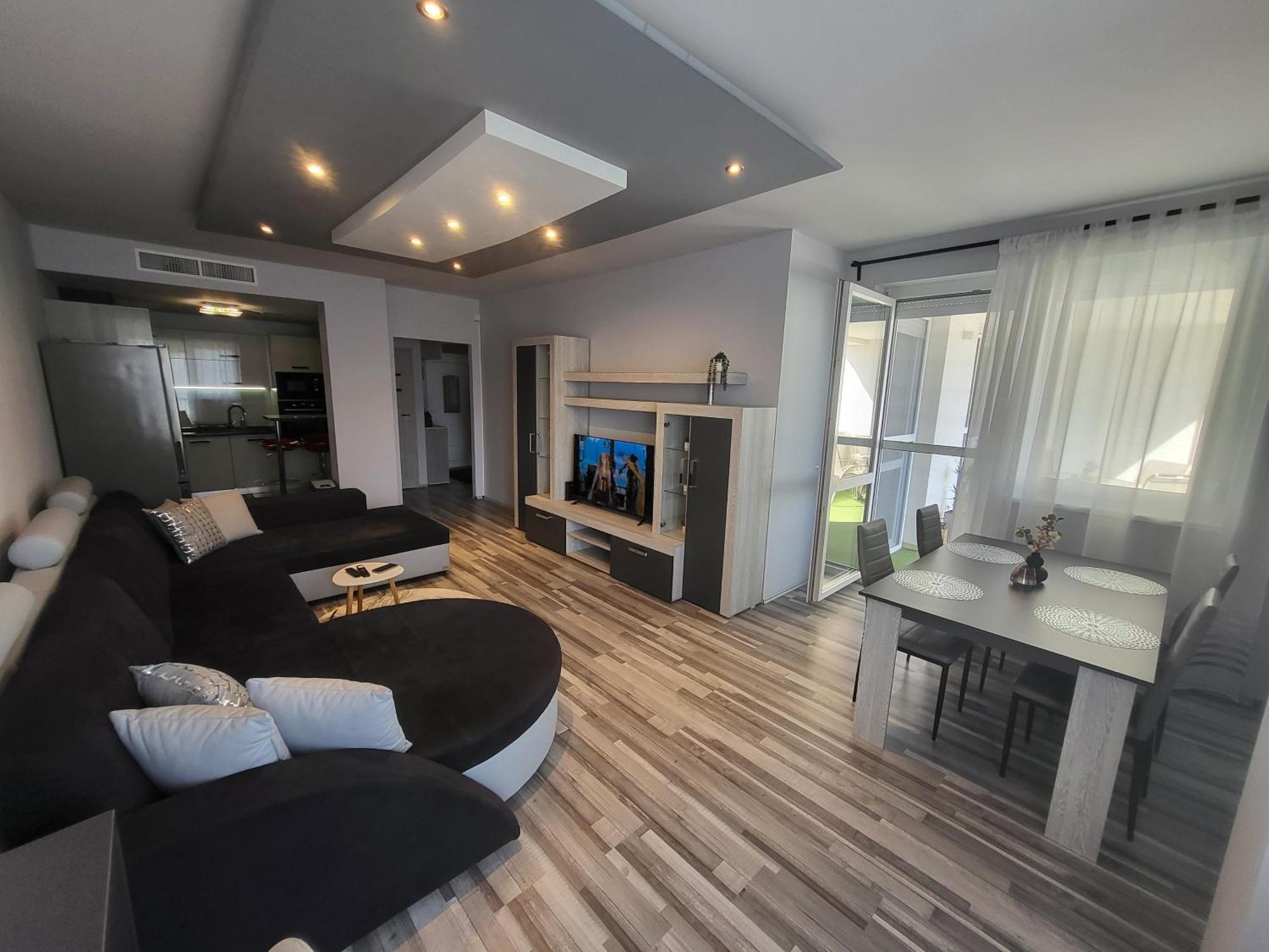 Montana Apartman Miskolc Buitenkant foto