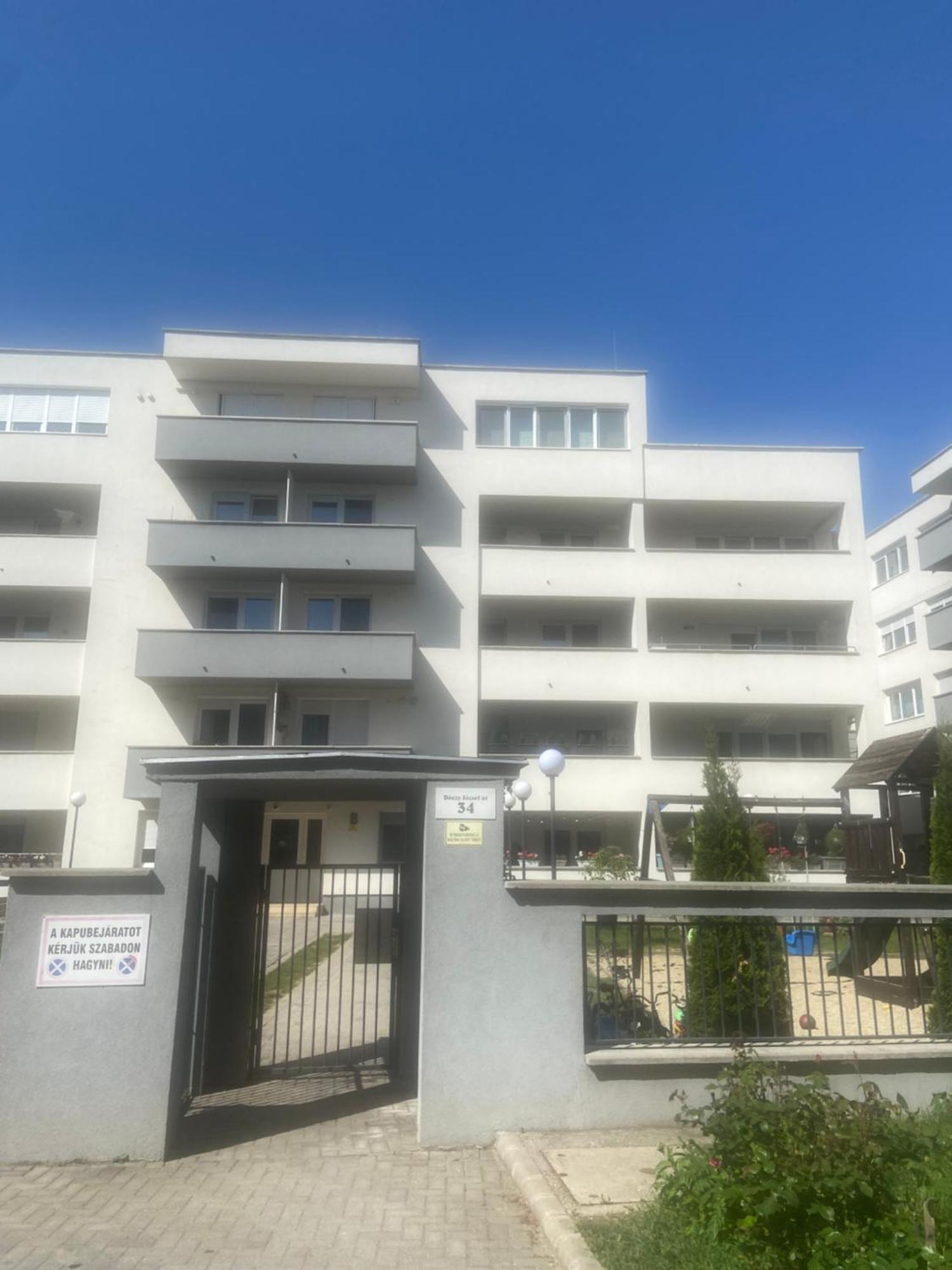 Montana Apartman Miskolc Buitenkant foto